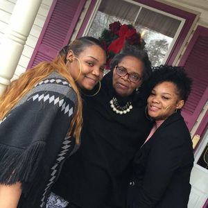 Meet your Posher, Cierra